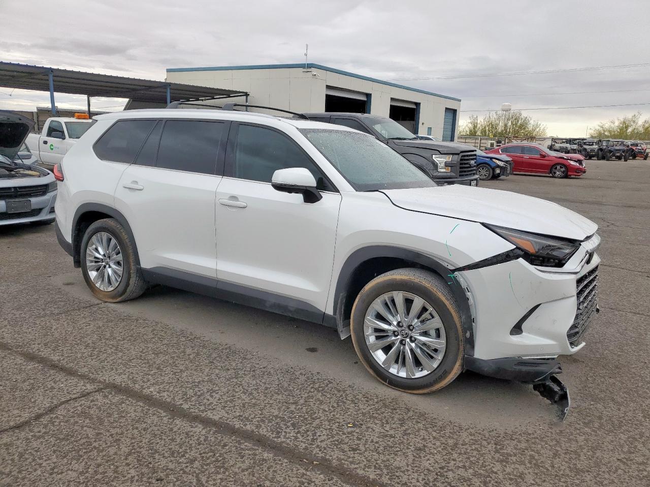 2024 TOYOTA HIGHLANDER