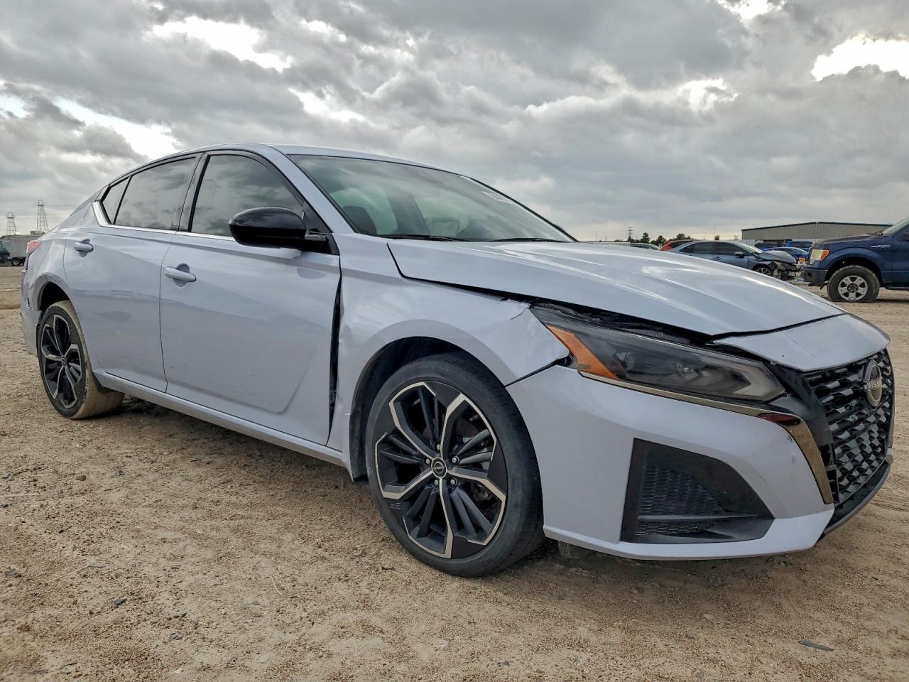 2023 NISSAN ALTIMA