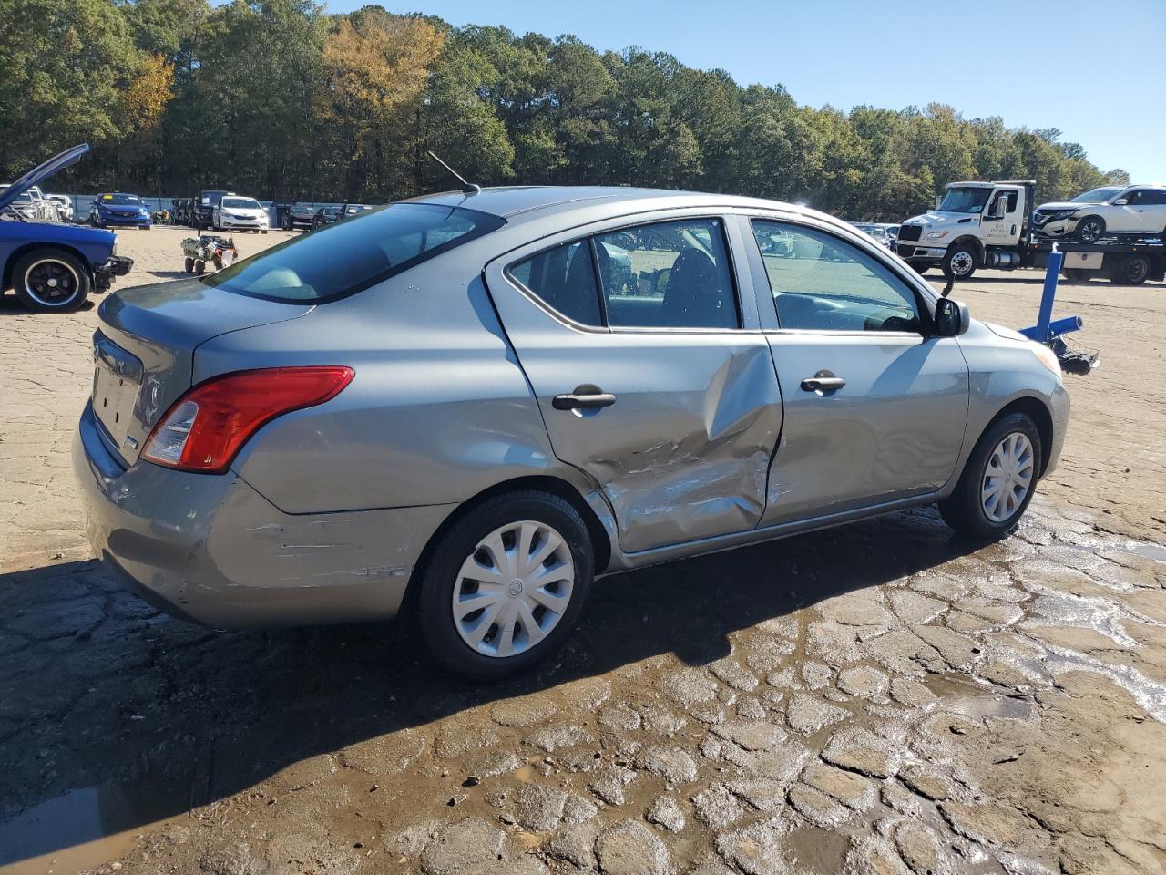 2012 NISSAN VERSA