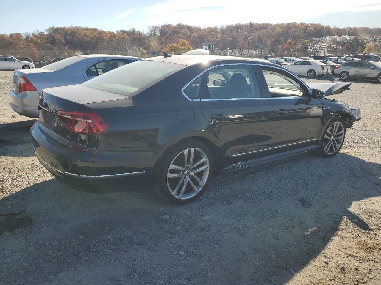 2017 VOLKSWAGEN Passat