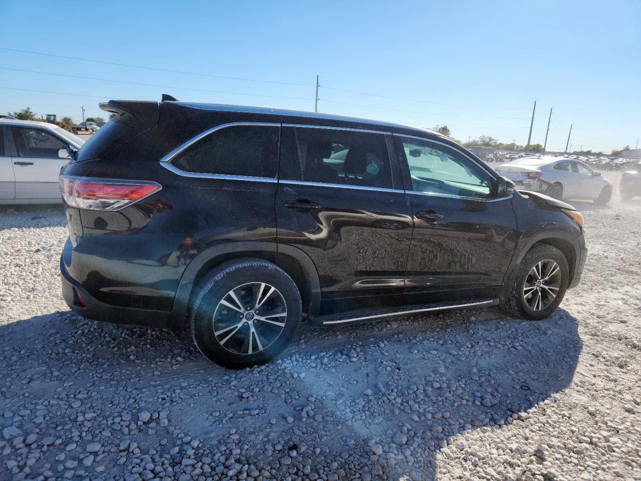 2016 TOYOTA HIGHLANDER