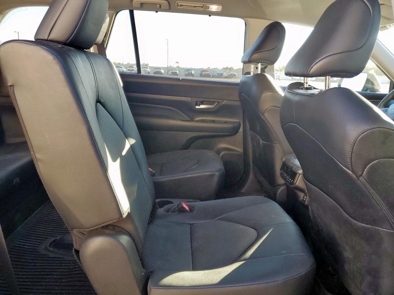 2024 TOYOTA HIGHLANDER