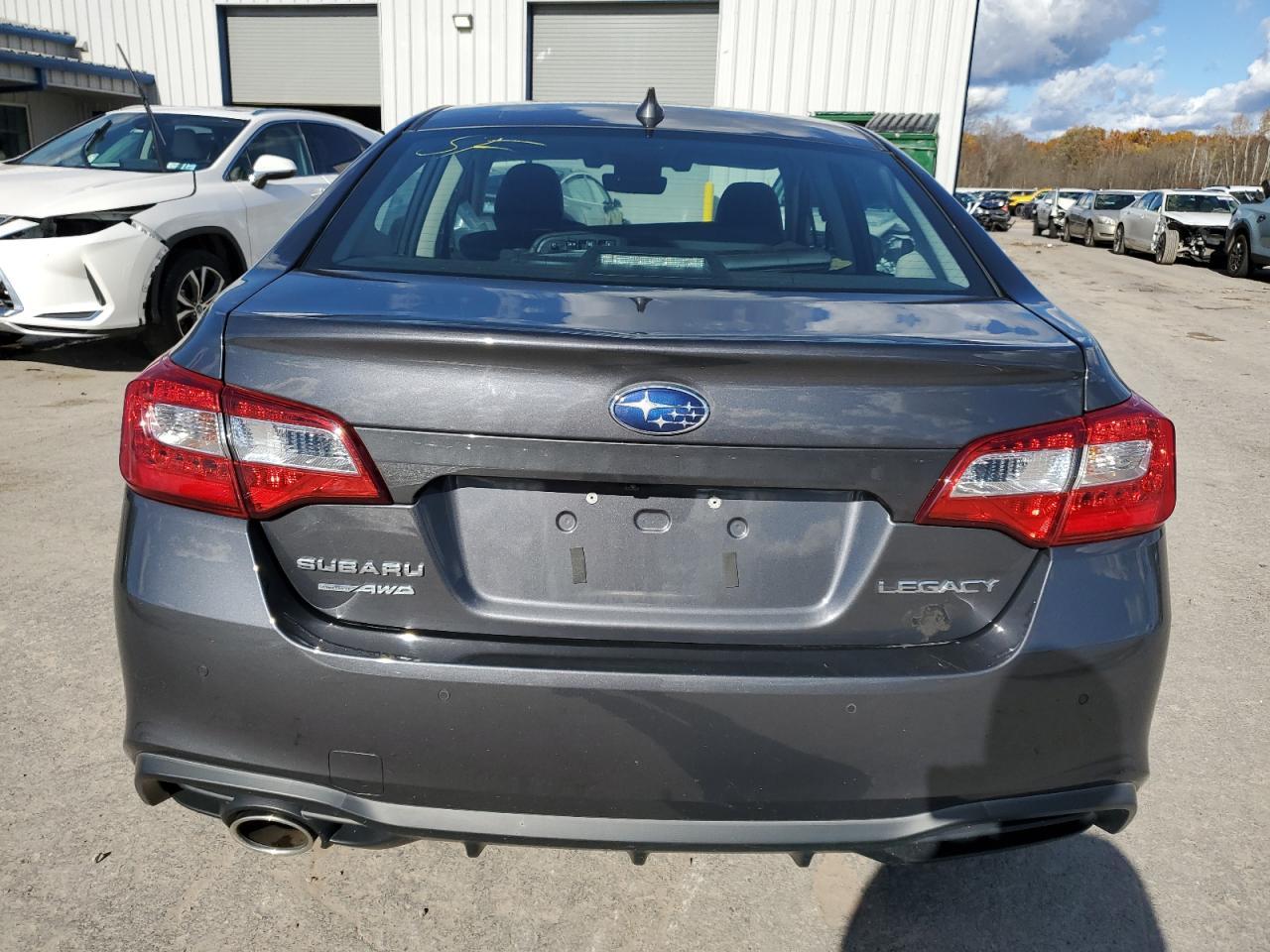 2018 SUBARU Legacy