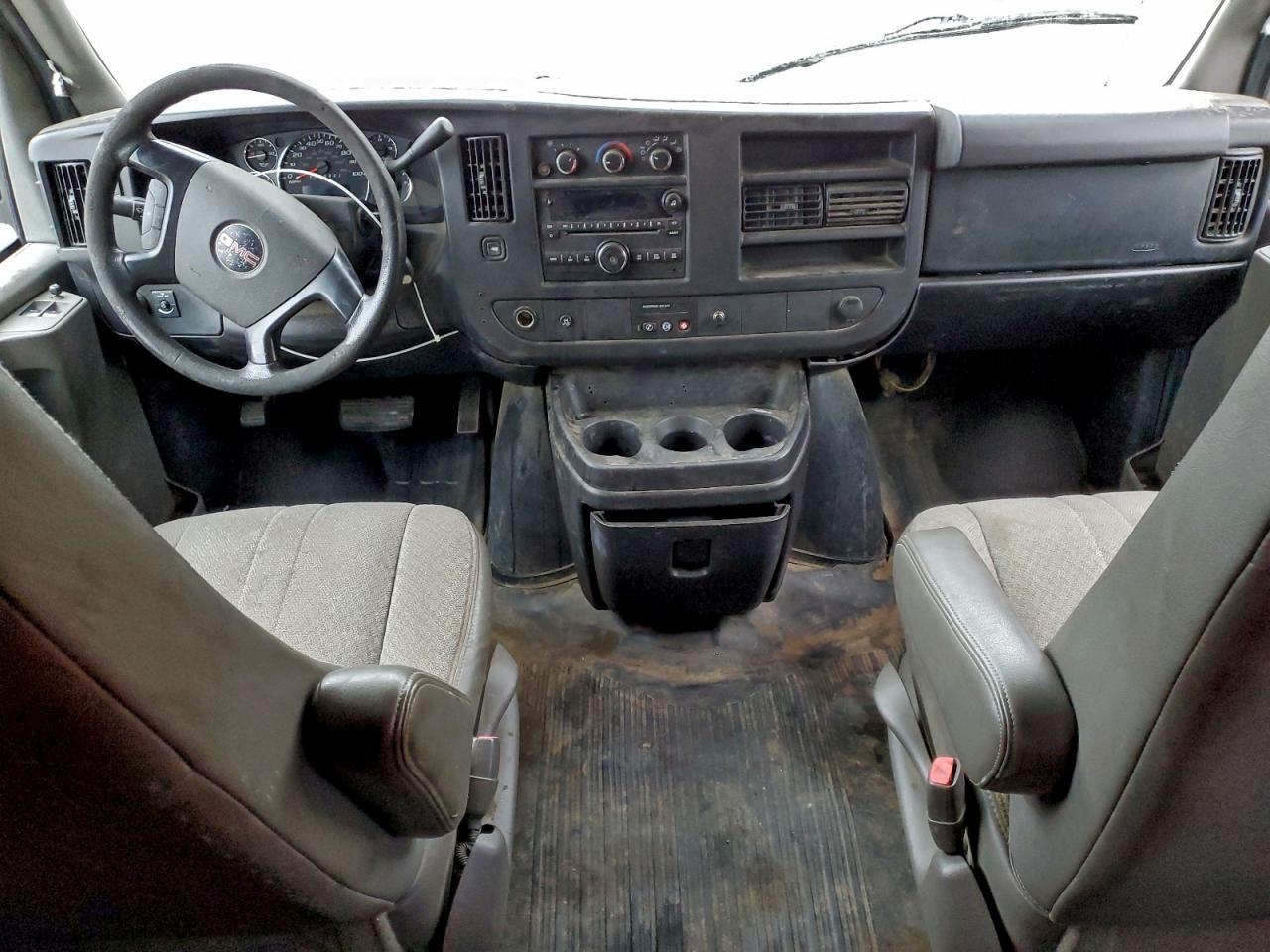 2011 GMC Savana