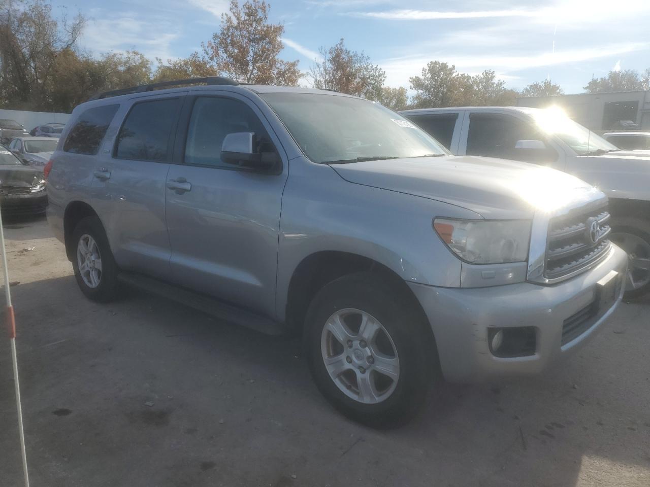 2015 TOYOTA Sequoia
