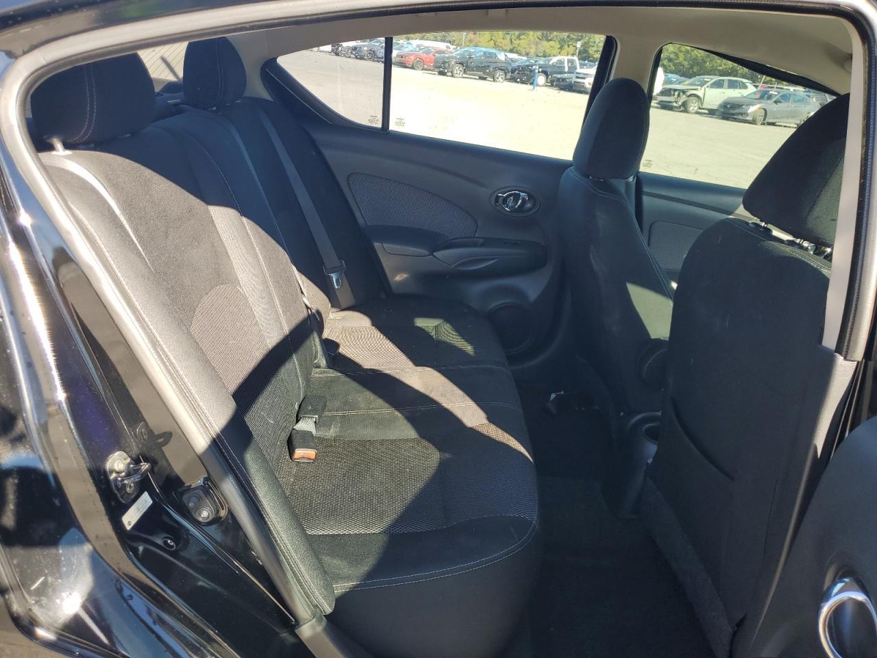 2015 NISSAN VERSA