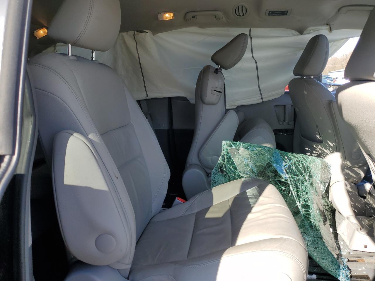 2015 TOYOTA SIENNA
