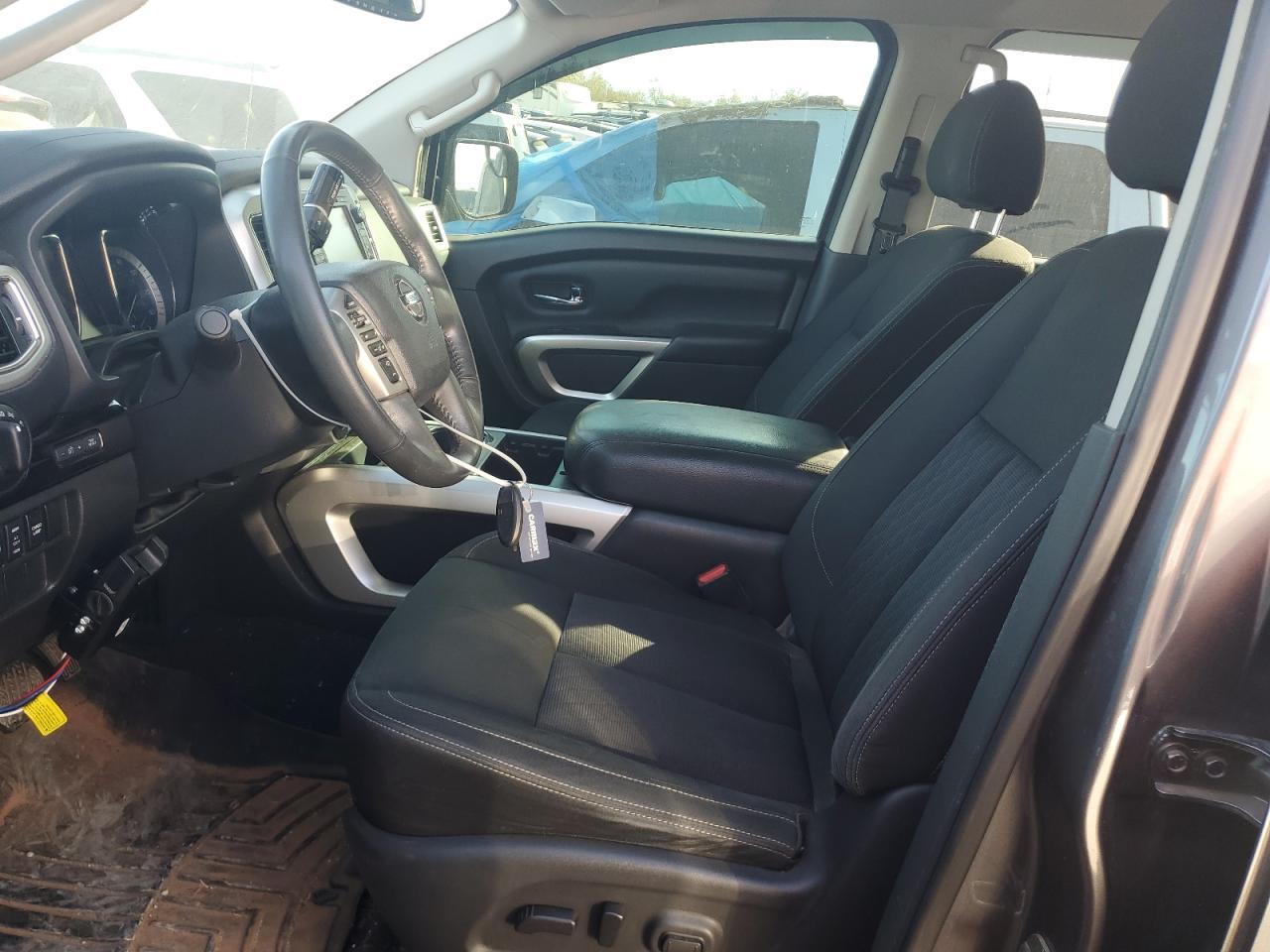 2017 NISSAN Titan