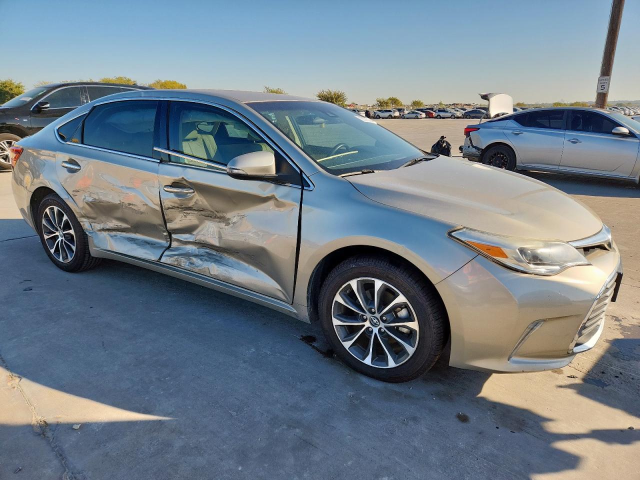2018 TOYOTA Avalon