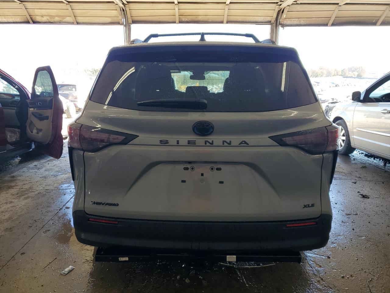 2025 TOYOTA SIENNA