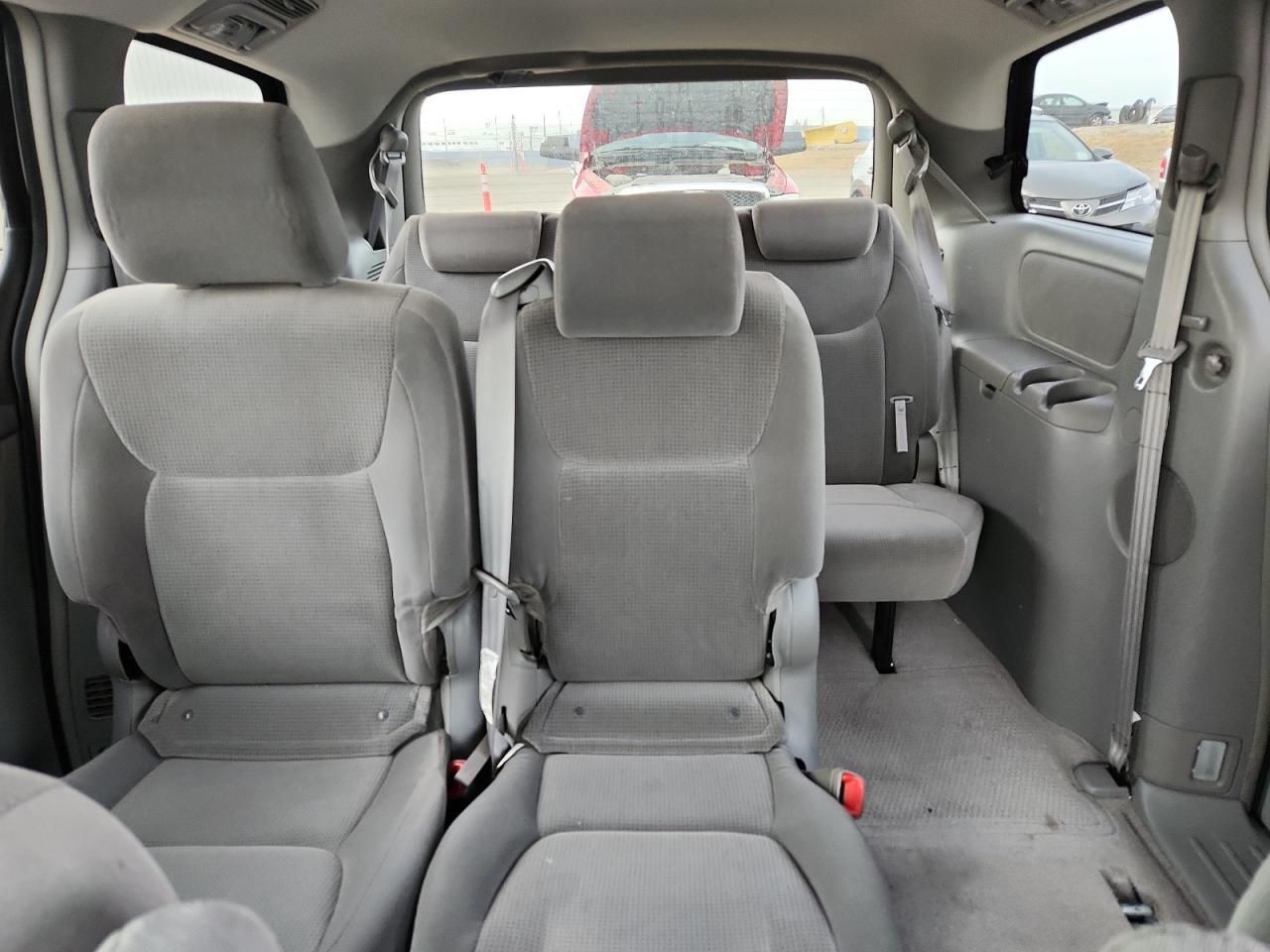 2005 TOYOTA SIENNA