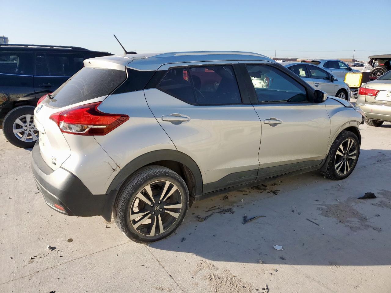 2018 NISSAN KICKS
