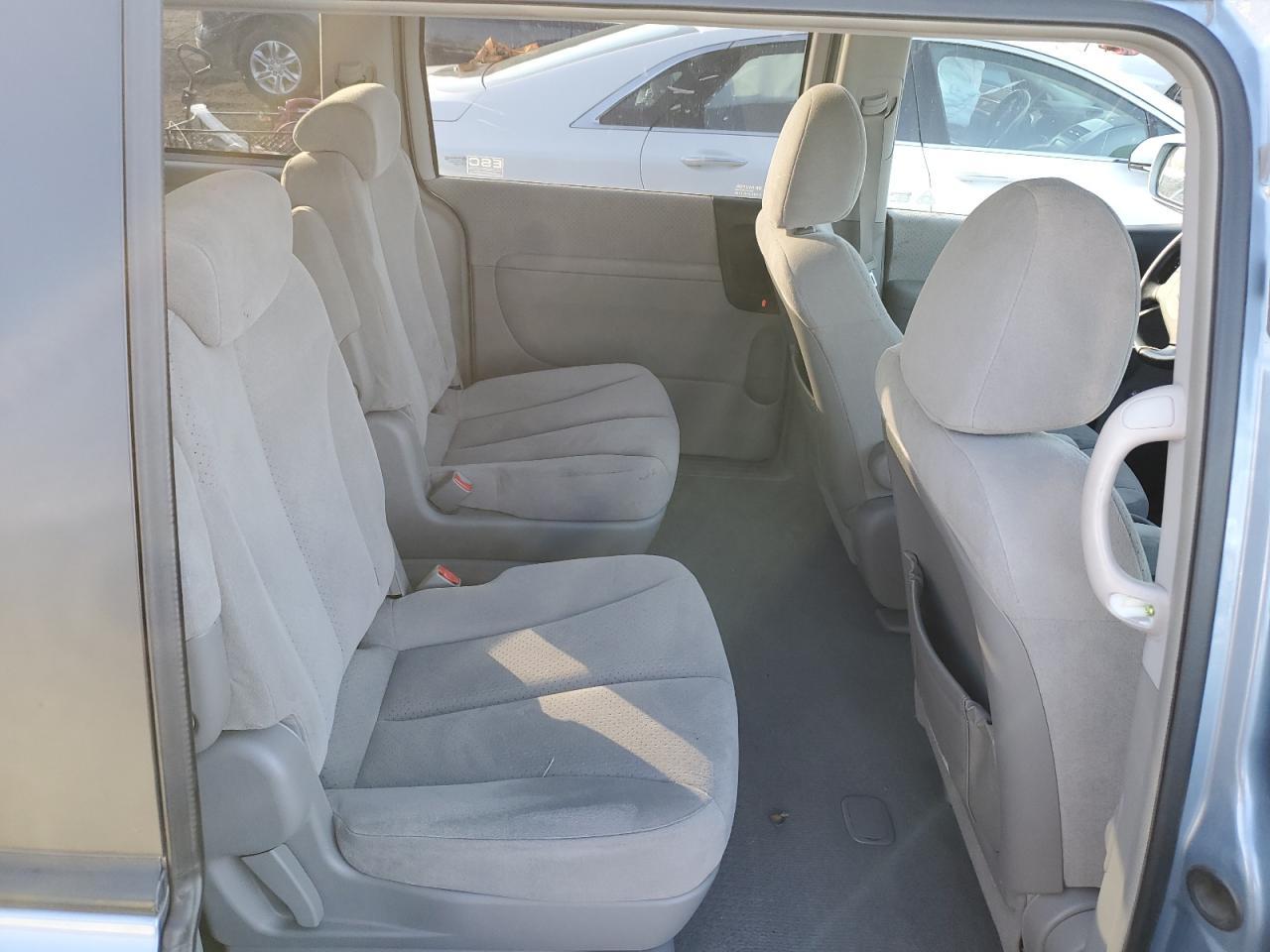 2007 HYUNDAI Entourage