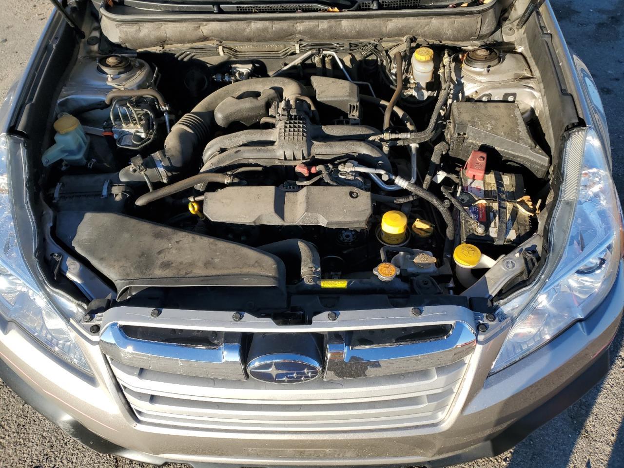 2014 SUBARU Outback