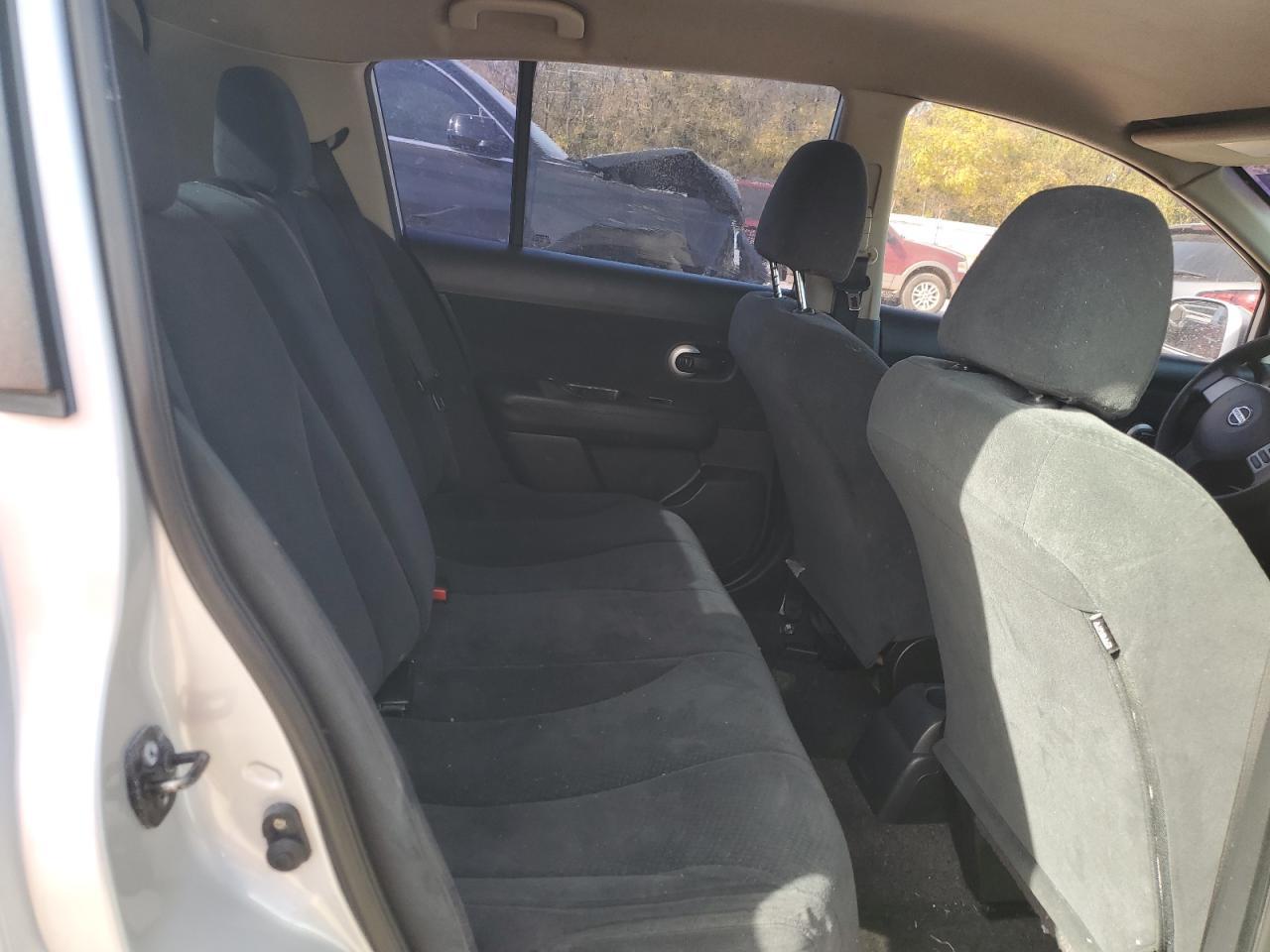 2011 NISSAN VERSA
