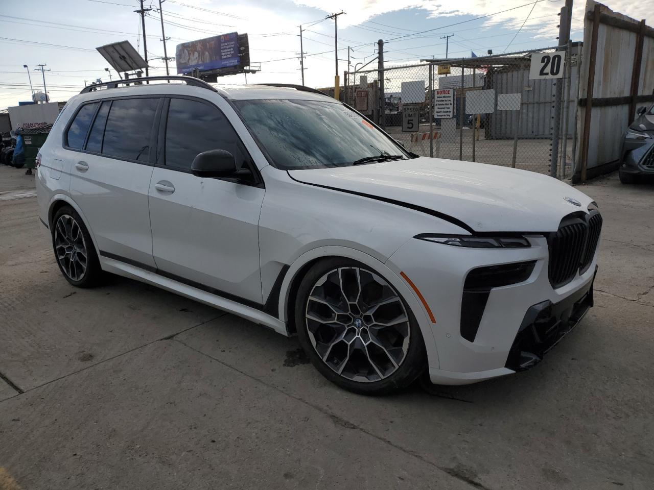 2025 BMW X7