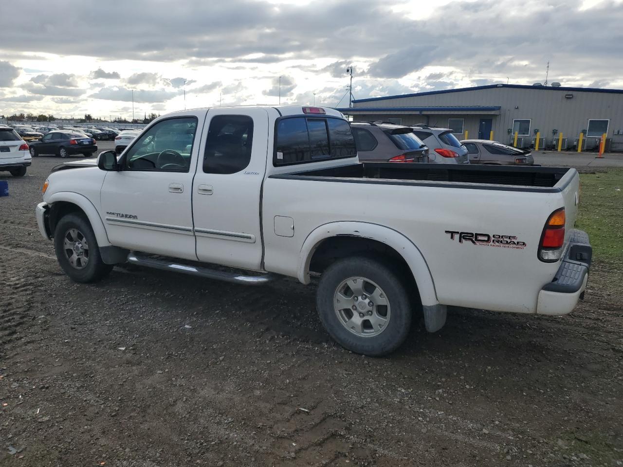2004 TOYOTA TUNDRA