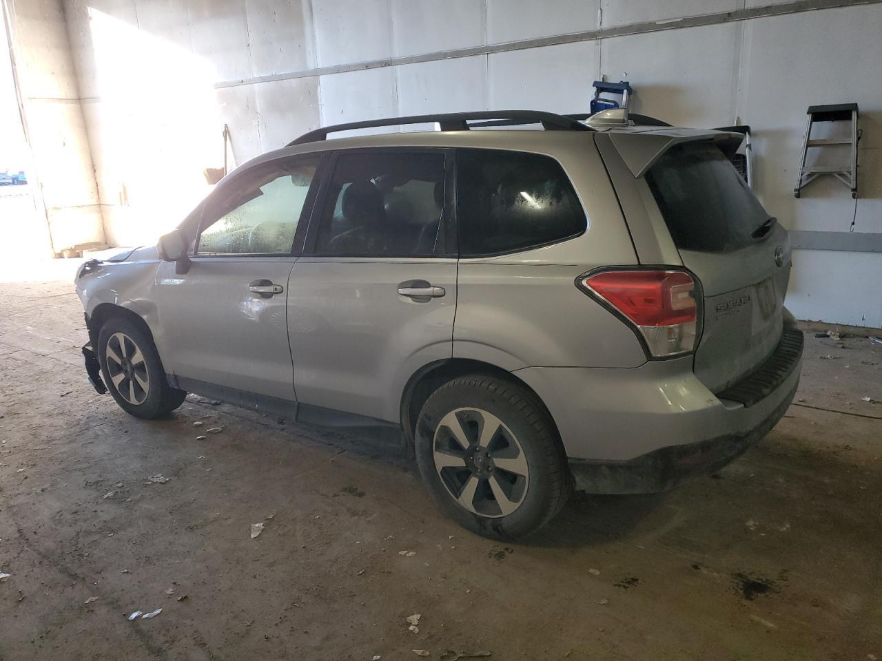 2017 SUBARU FORESTER