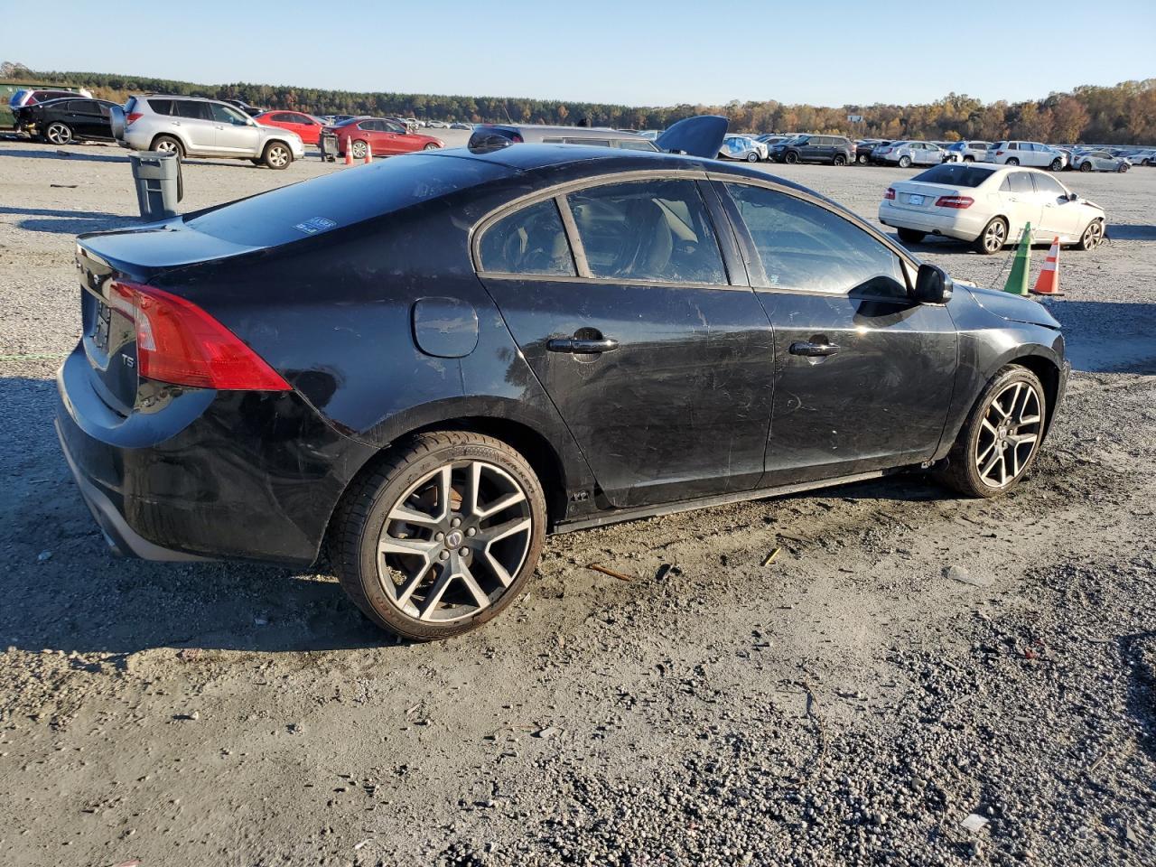 2018 VOLVO S60