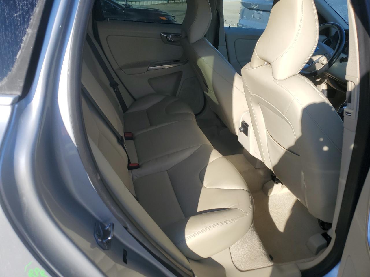 2015 VOLVO XC60