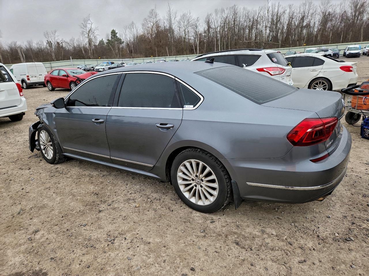 2017 VOLKSWAGEN Passat