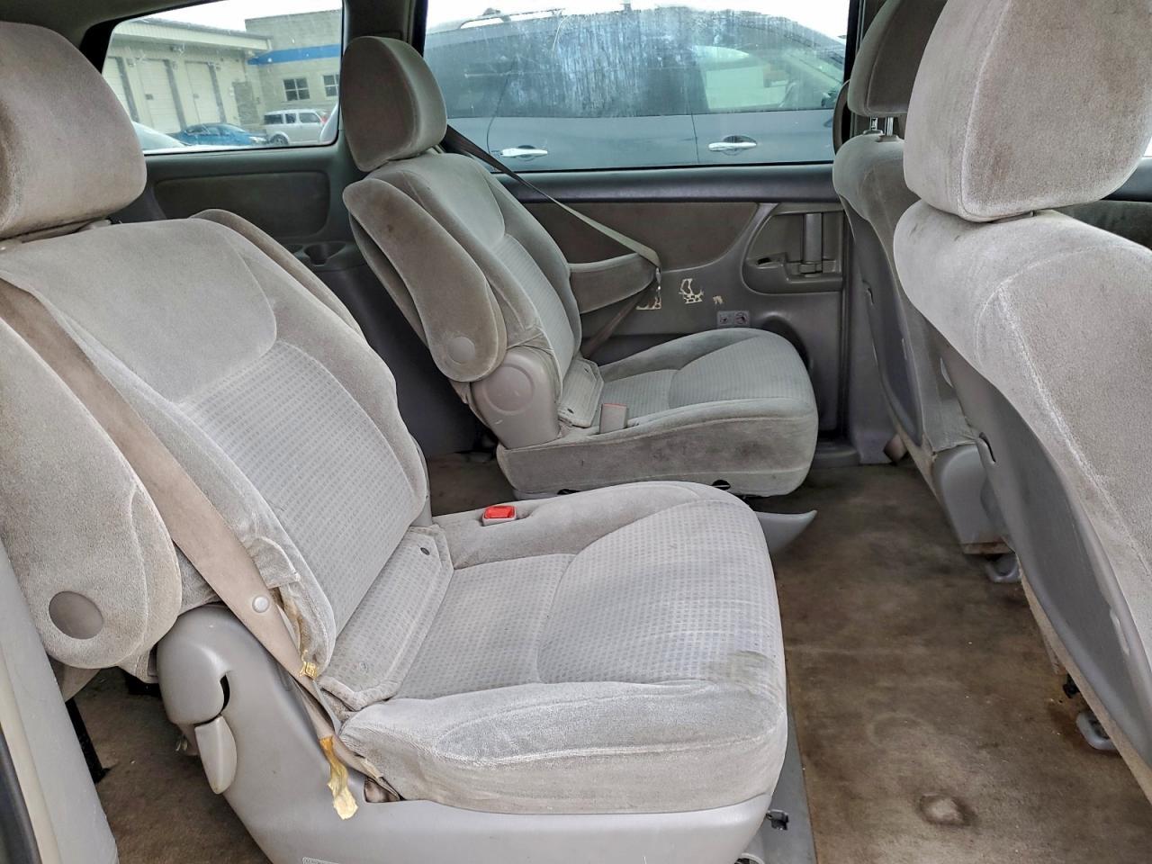 2010 TOYOTA SIENNA