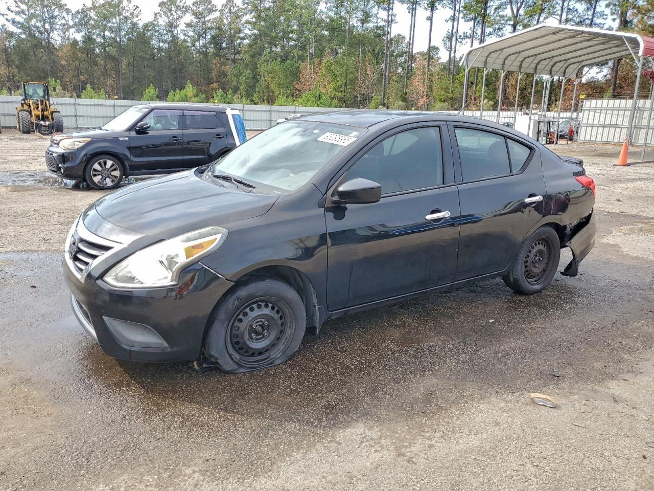 2015 NISSAN VERSA