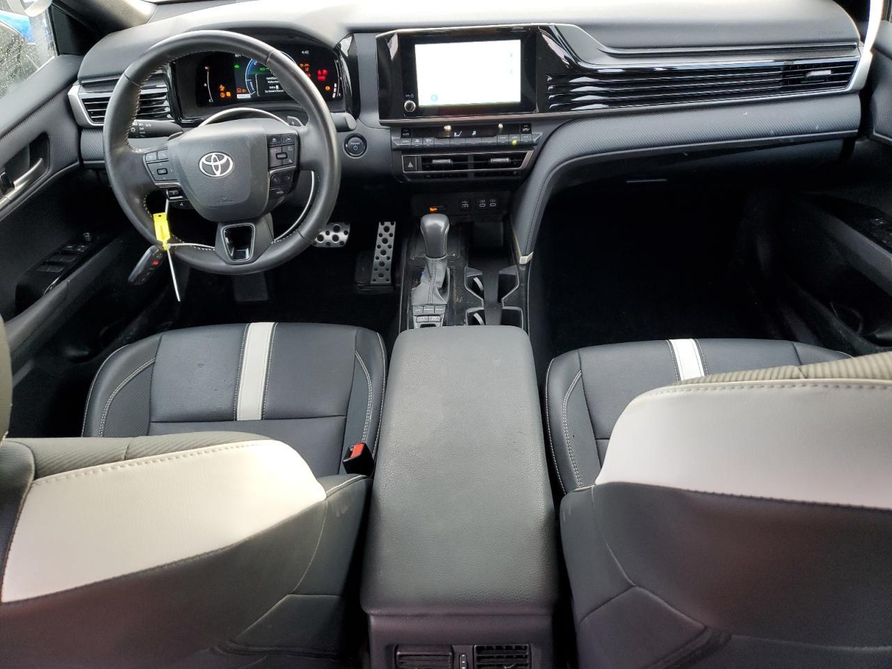 2025 TOYOTA CAMRY