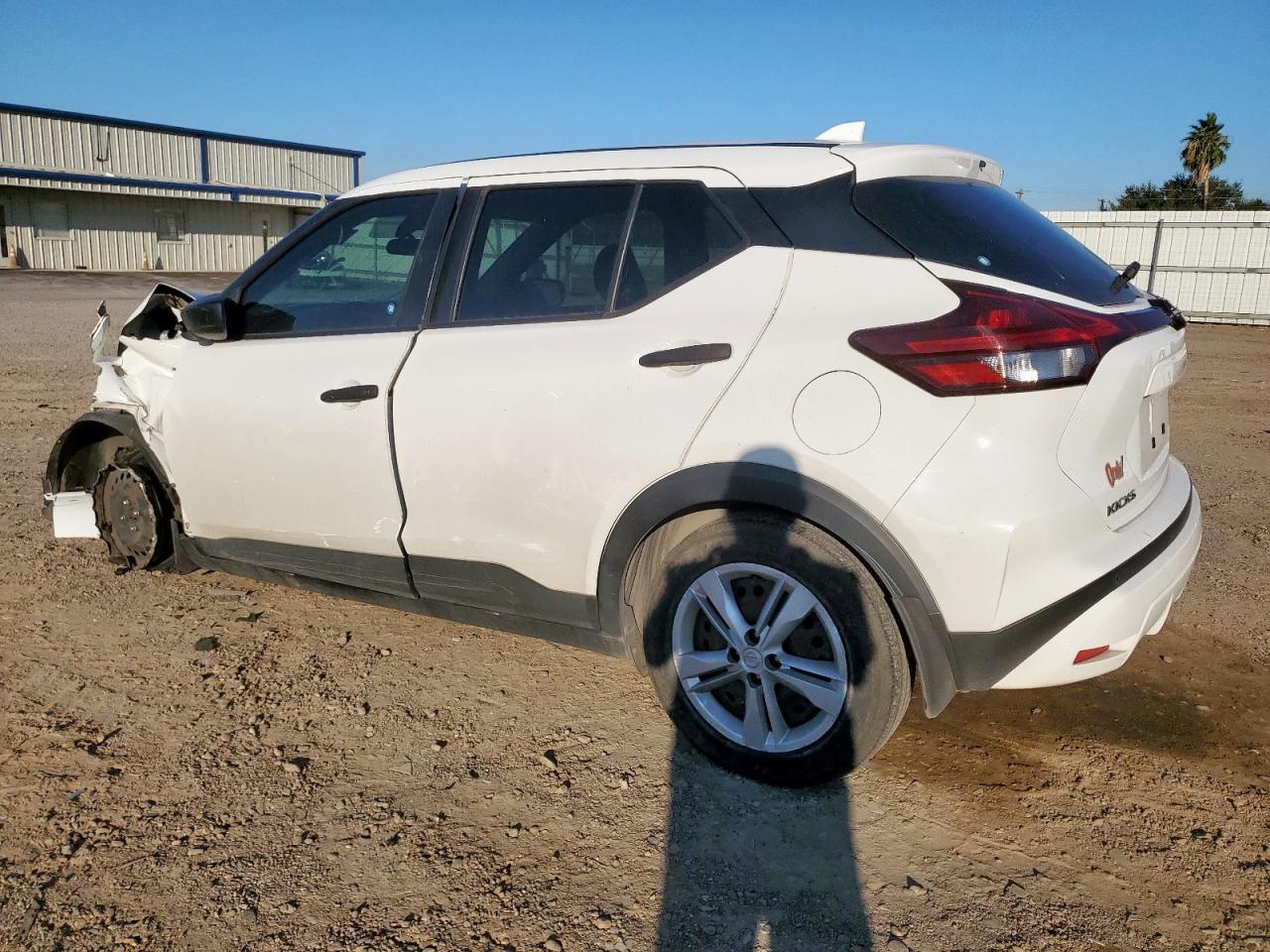 2022 NISSAN KICKS
