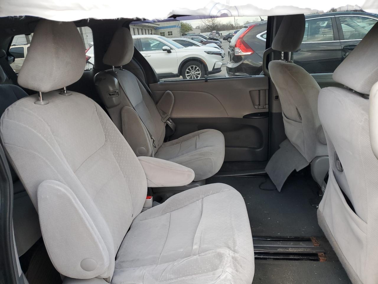 2015 TOYOTA SIENNA