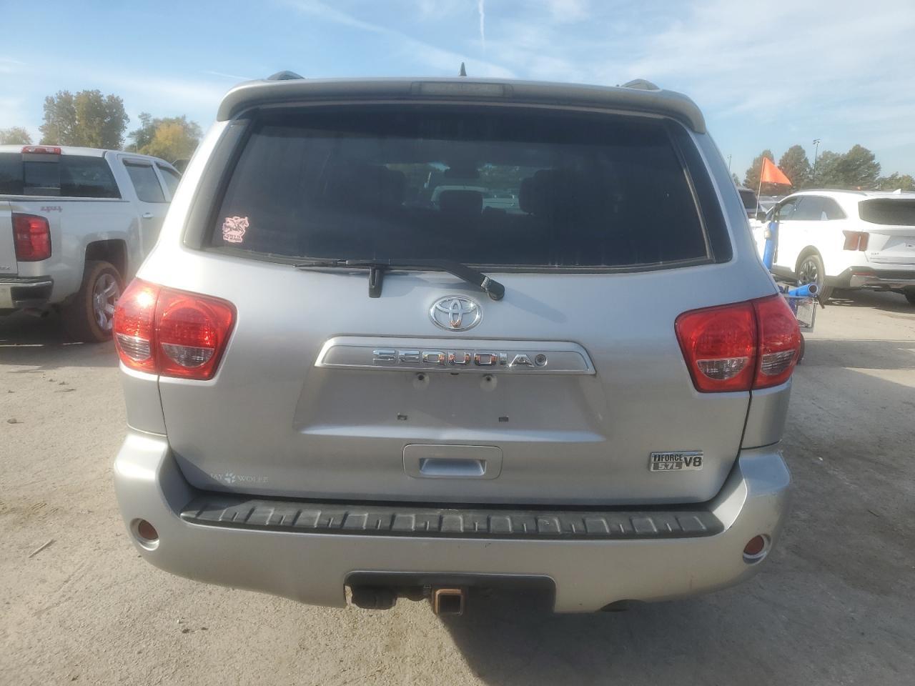 2015 TOYOTA Sequoia