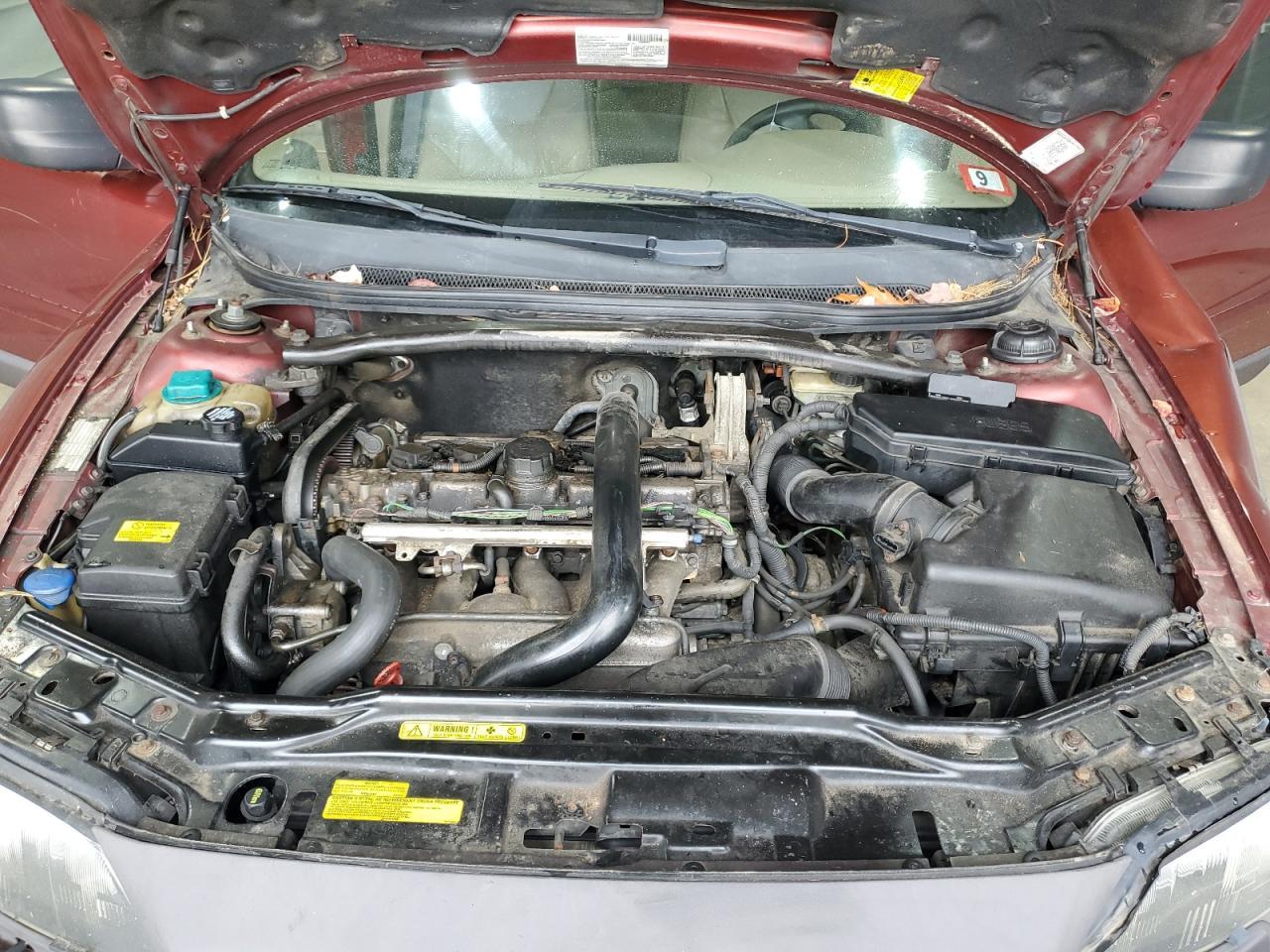 2002 VOLVO V70