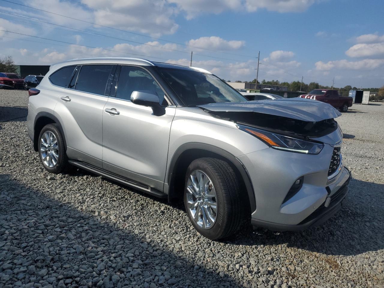 2024 TOYOTA HIGHLANDER