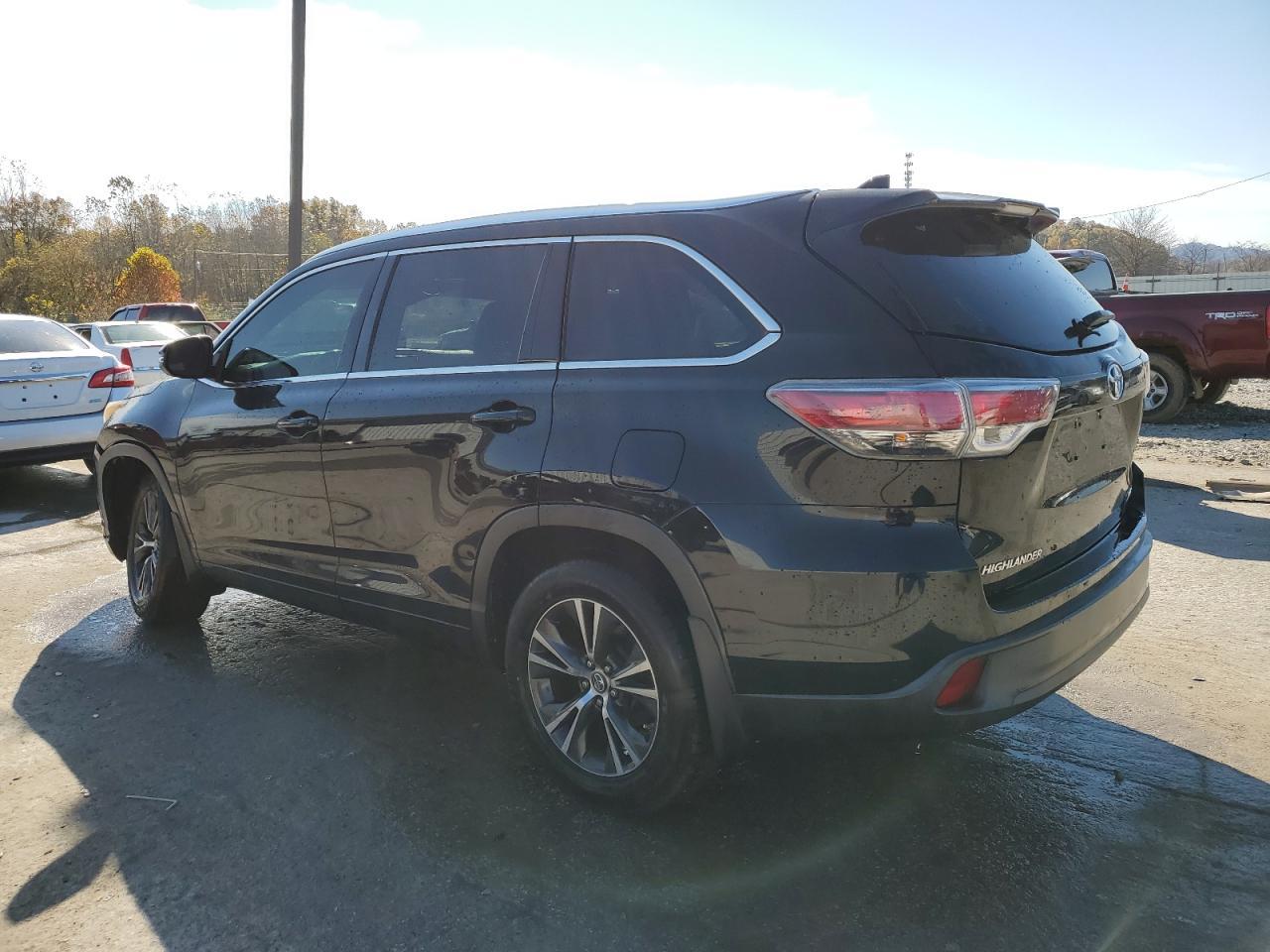 2016 TOYOTA HIGHLANDER