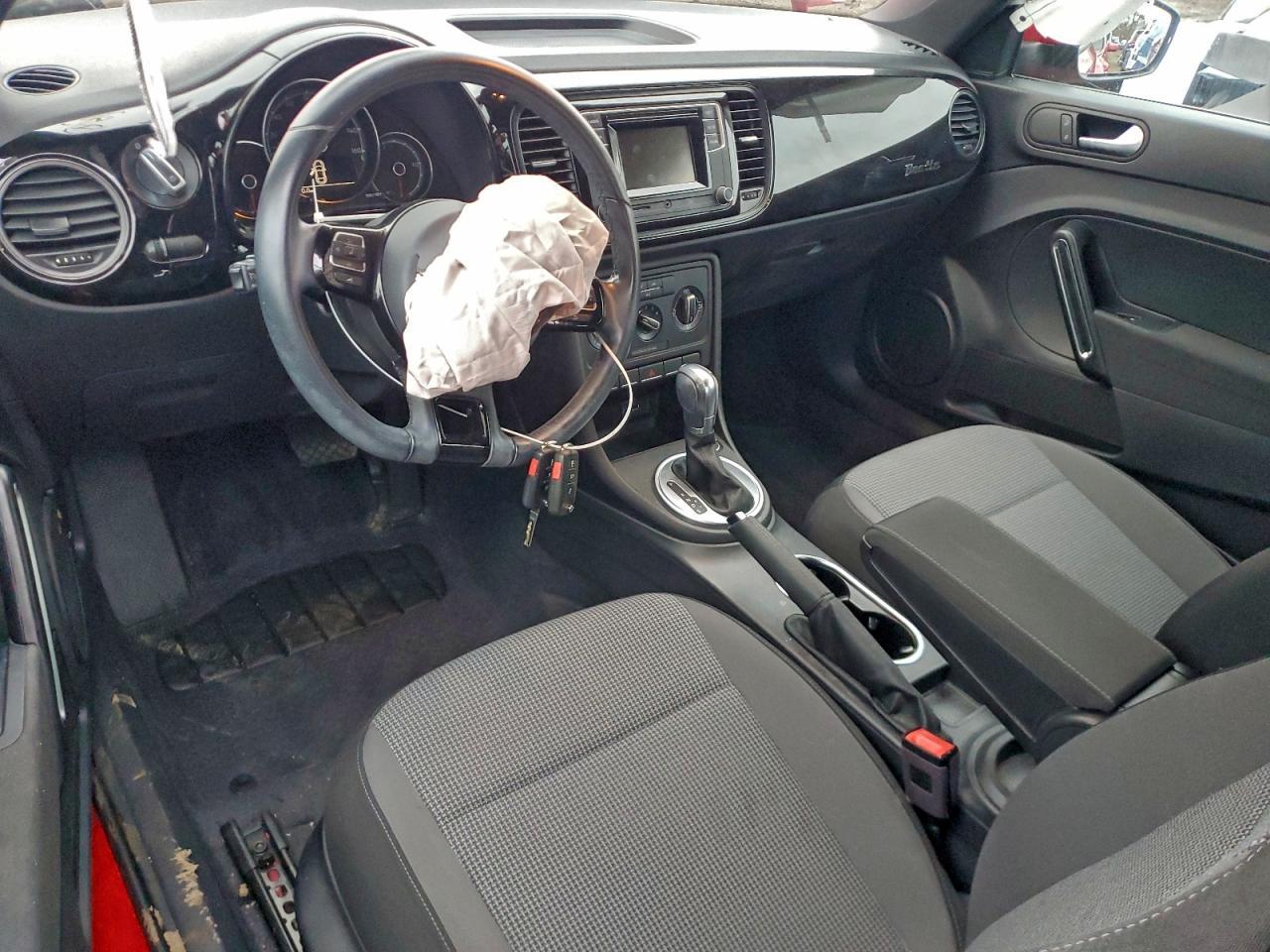 2019 VOLKSWAGEN Beetle