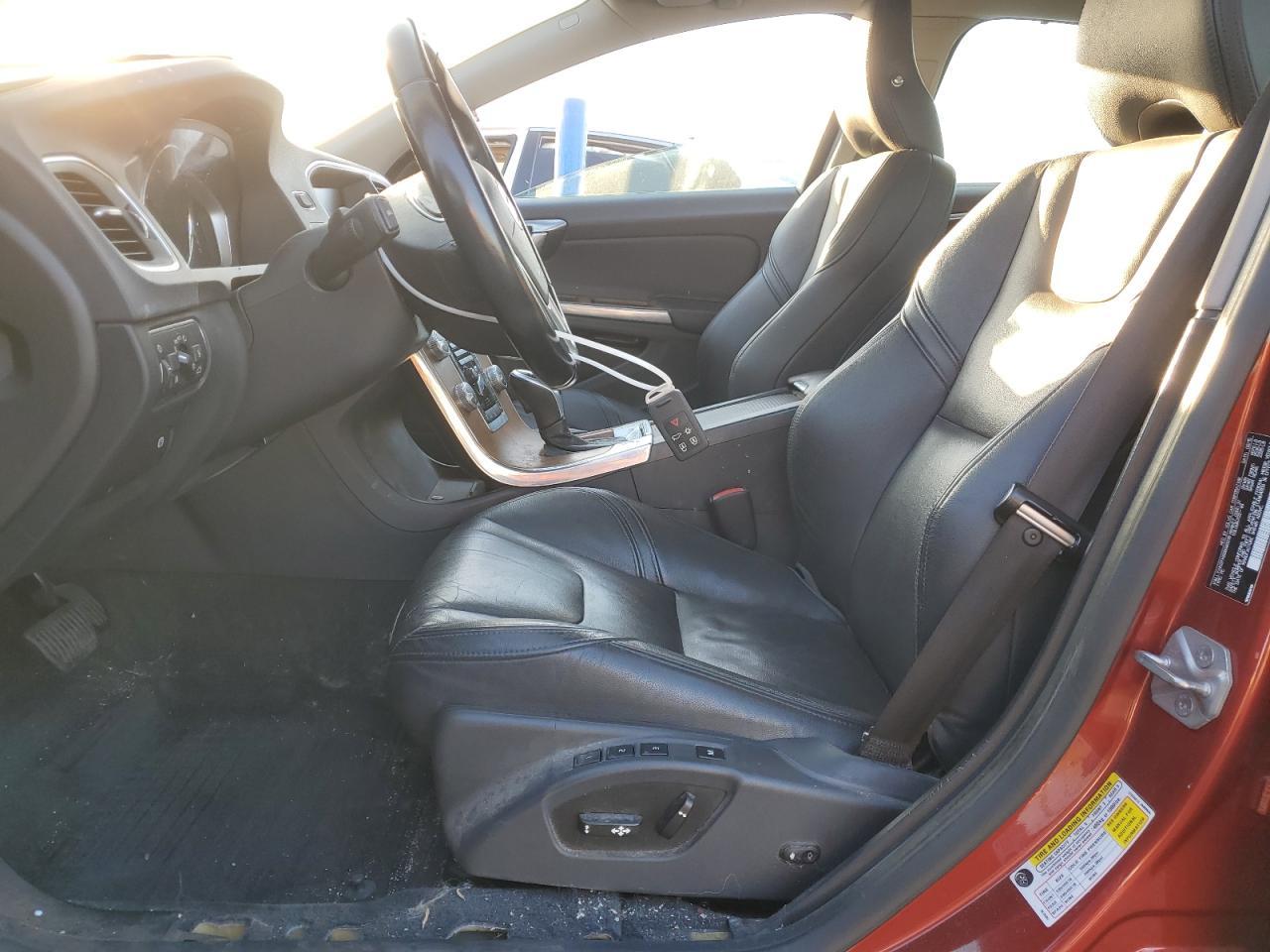 2016 VOLVO S60