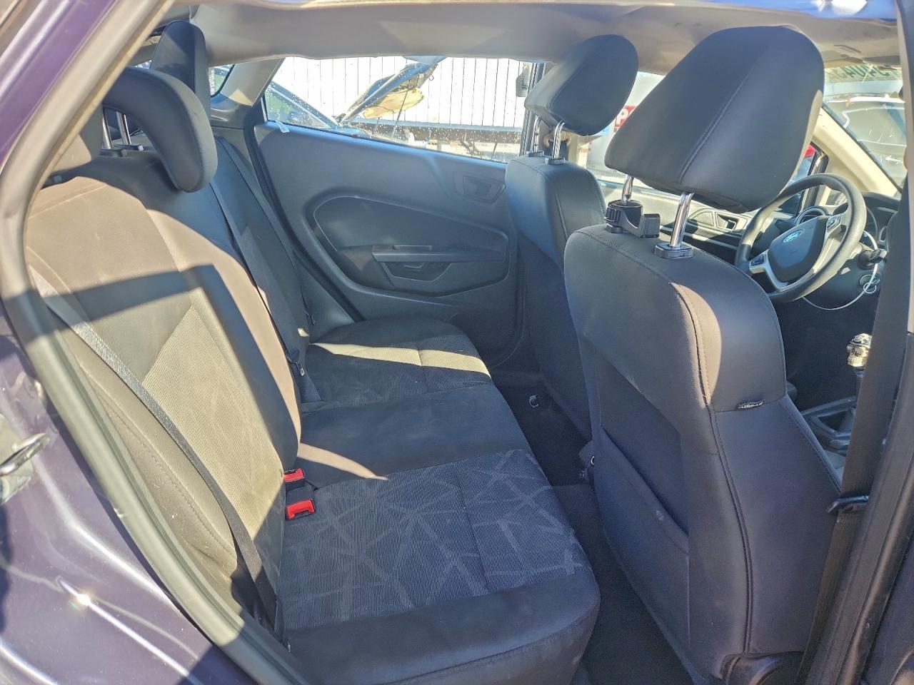 2013 FORD Fiesta