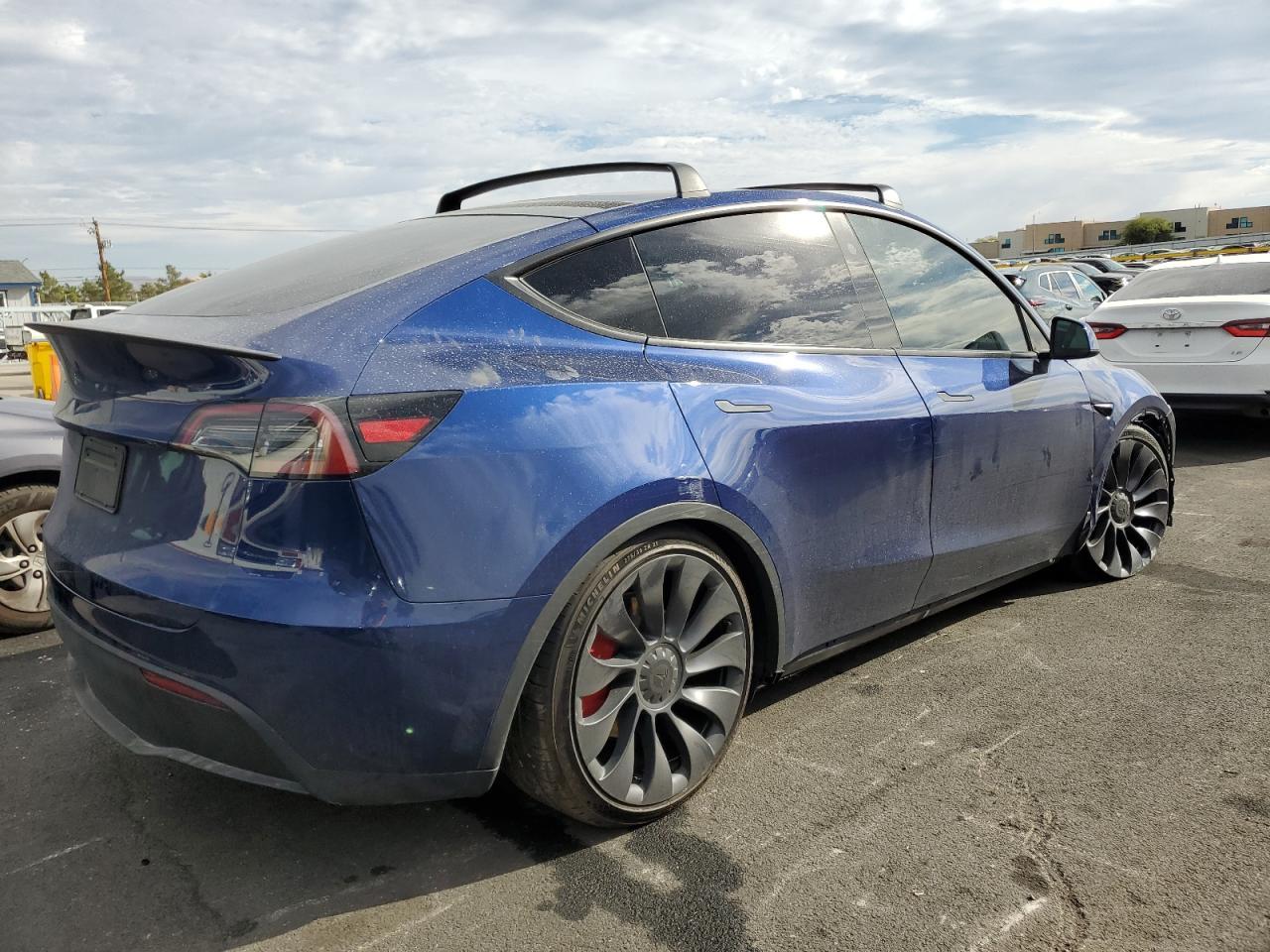2024 TESLA MODEL Y