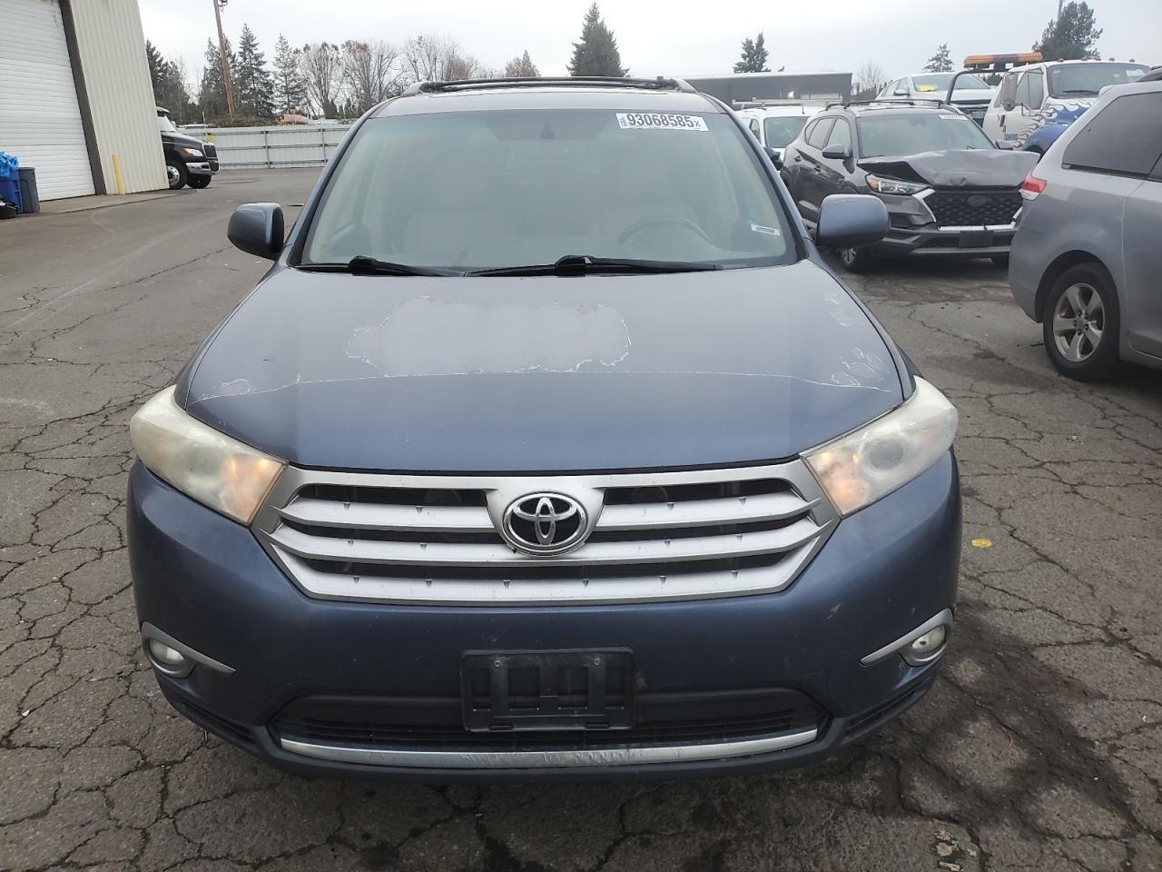 2011 TOYOTA HIGHLANDER