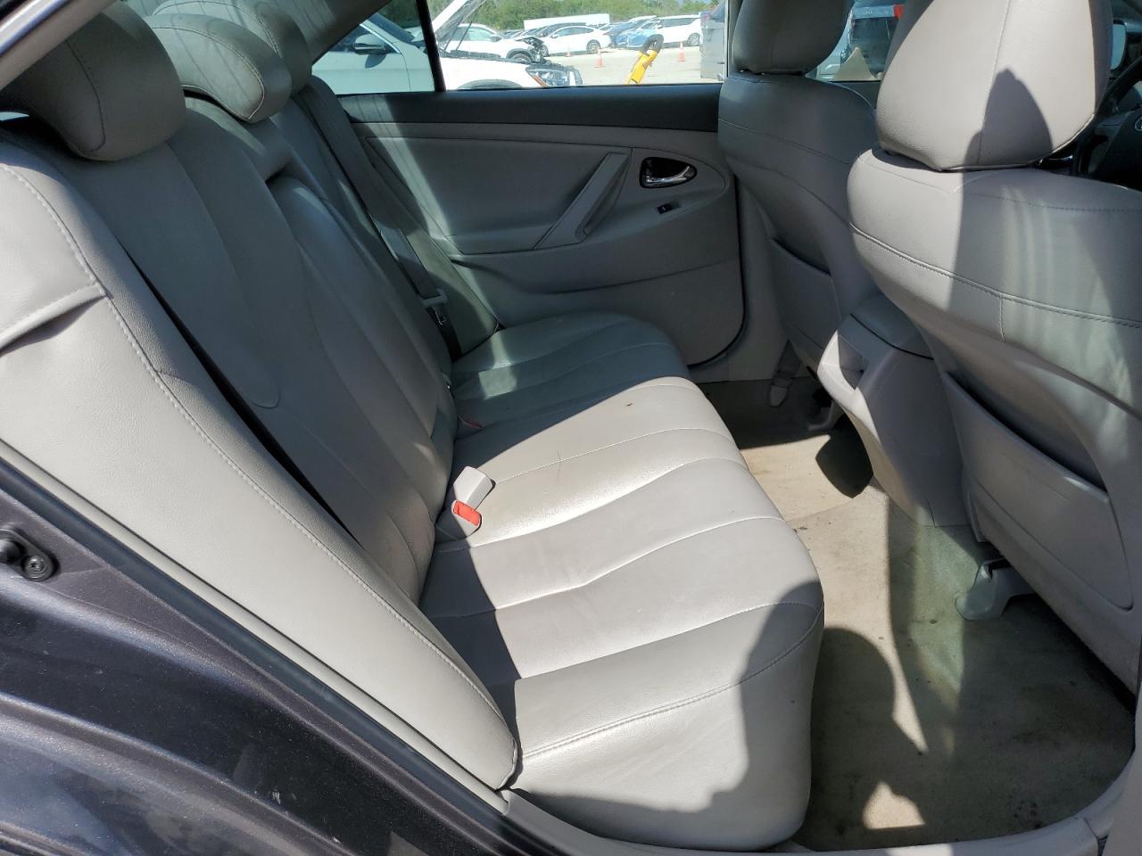 2011 TOYOTA CAMRY