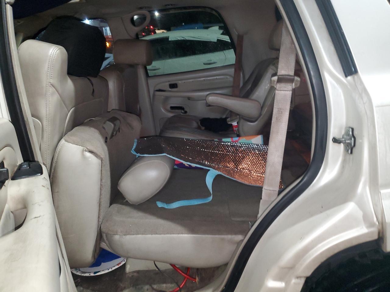 2004 CADILLAC ESCALADE