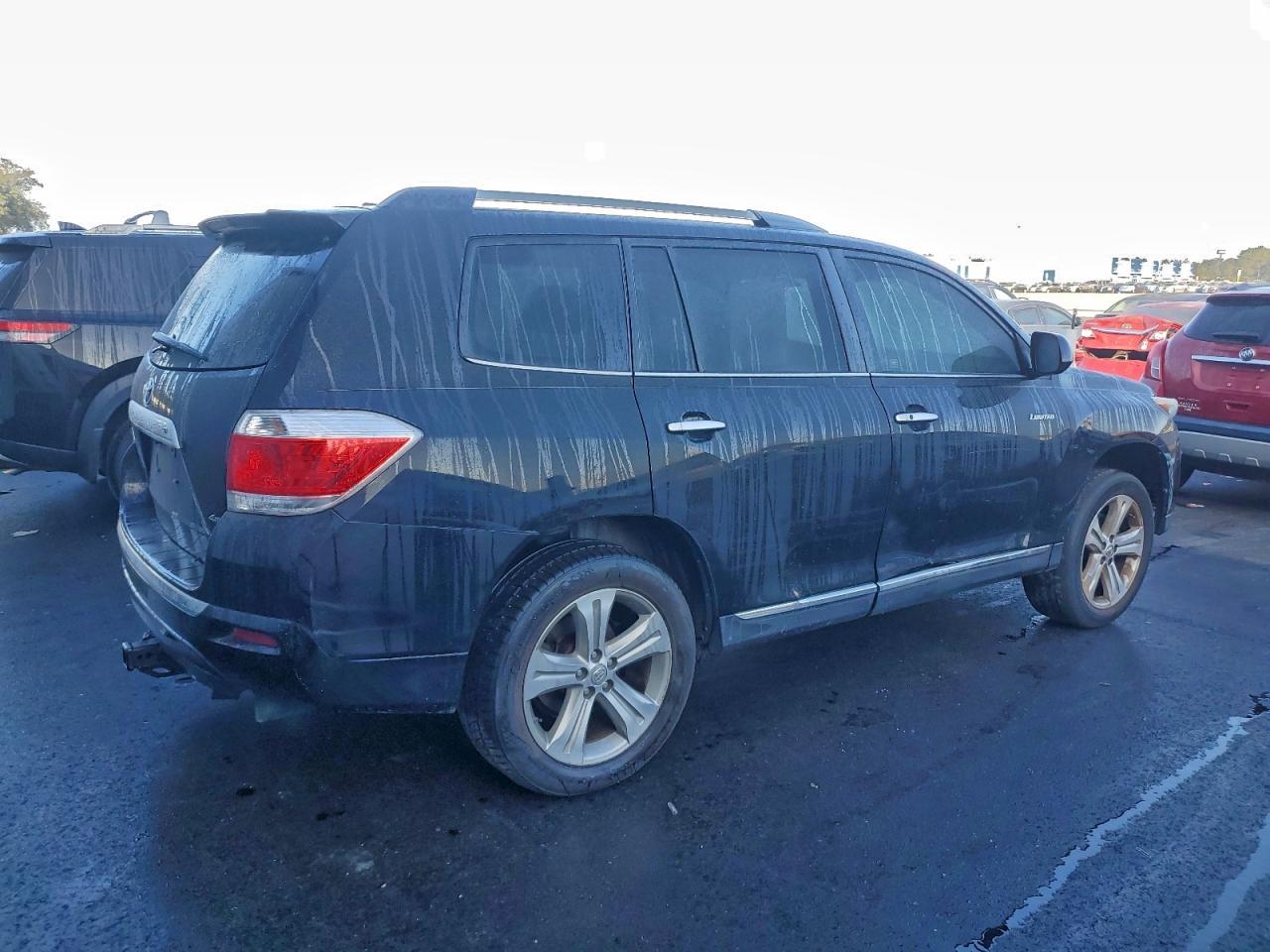 2013 TOYOTA HIGHLANDER