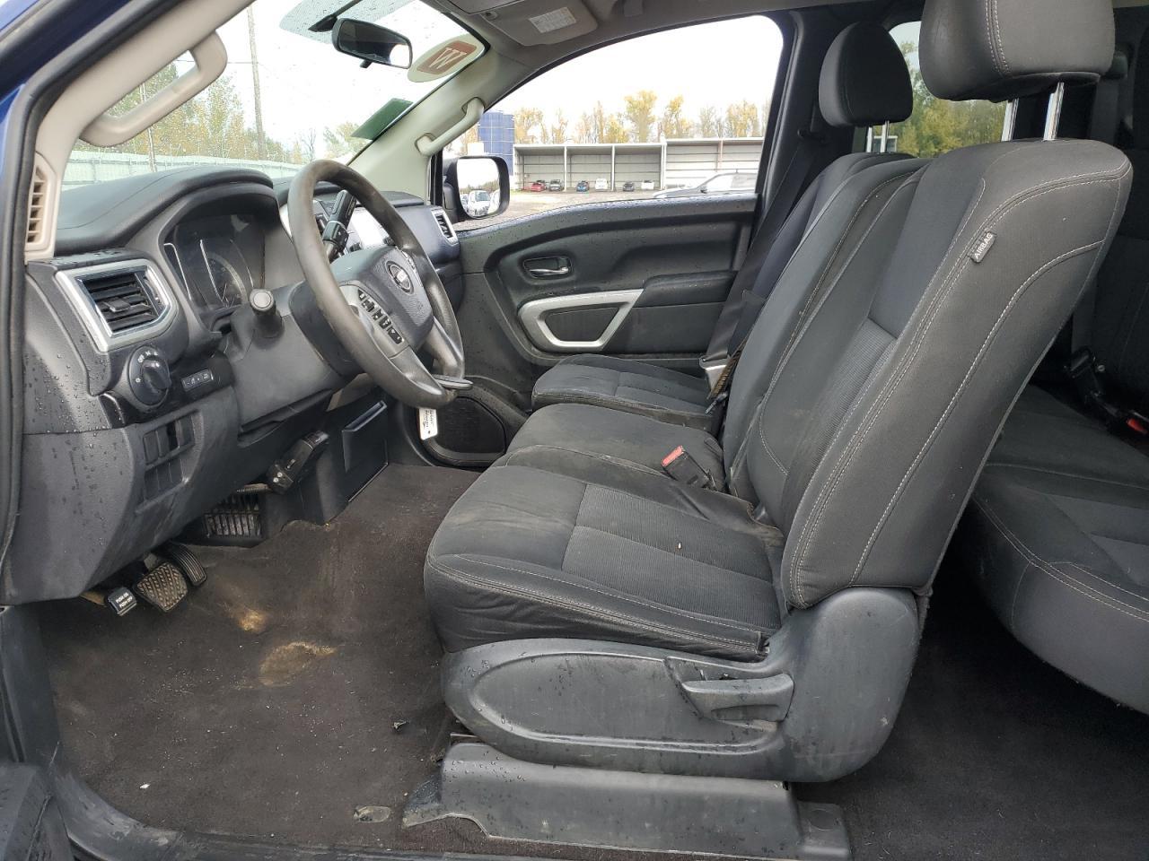 2017 NISSAN Titan
