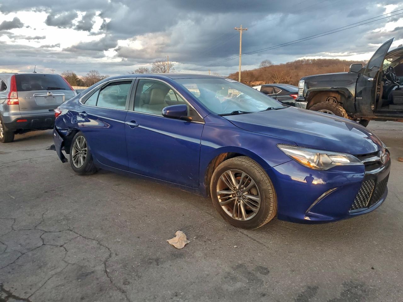 2016 TOYOTA CAMRY