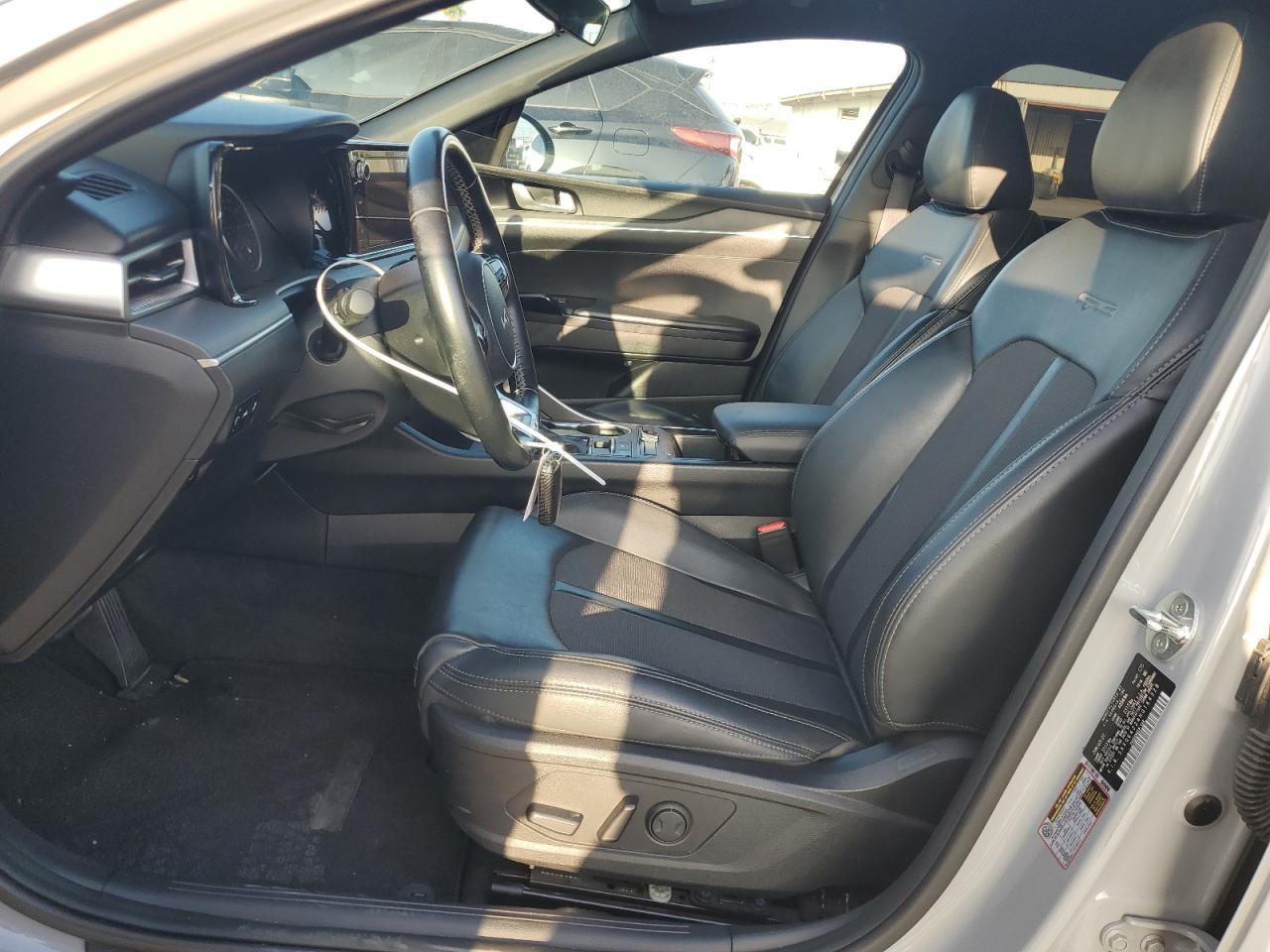 2022 KIA K5