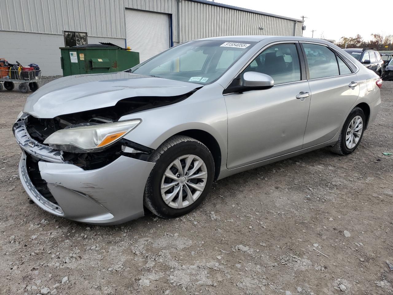 2016 TOYOTA CAMRY