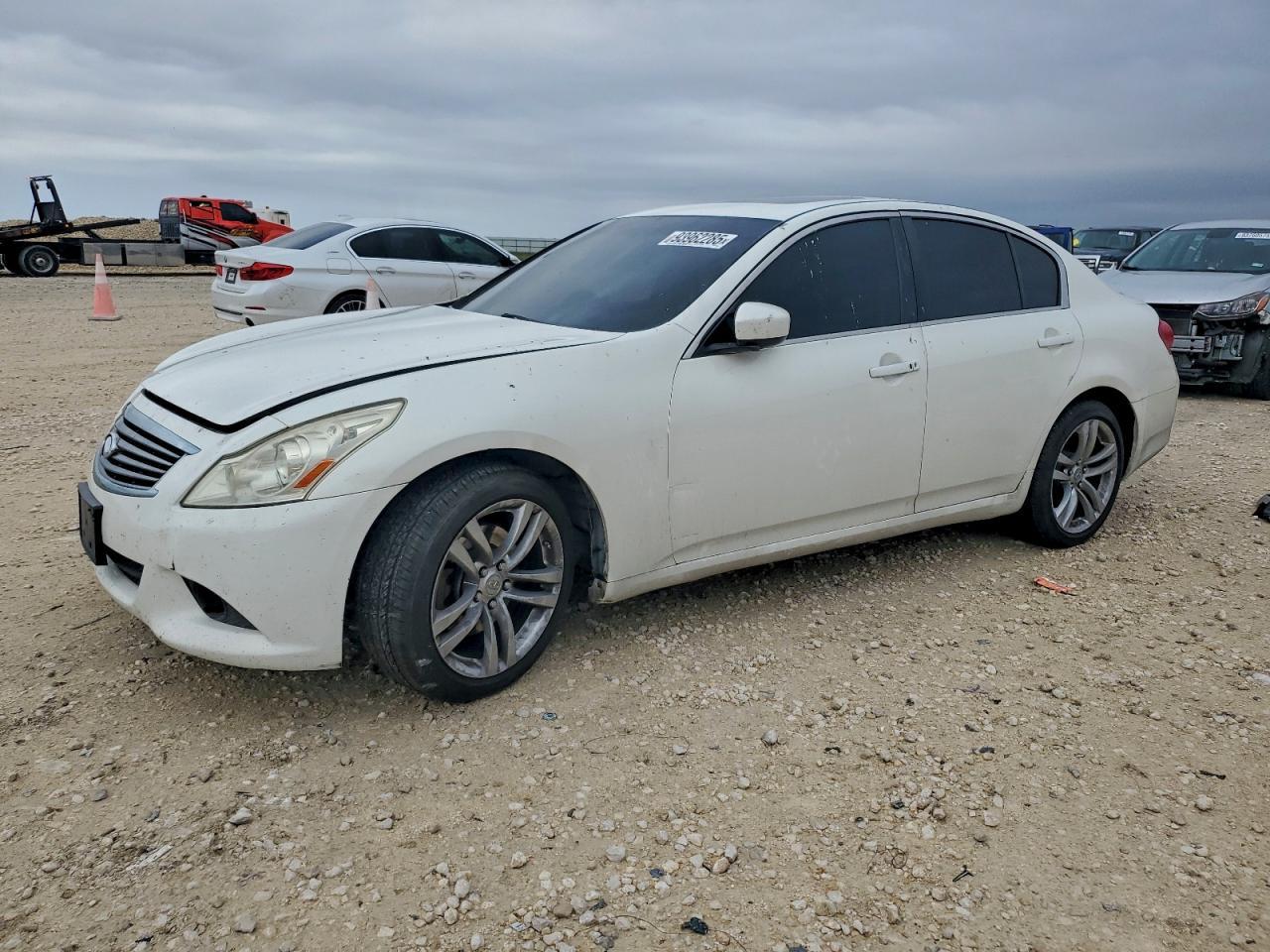 2011 INFINITI G37