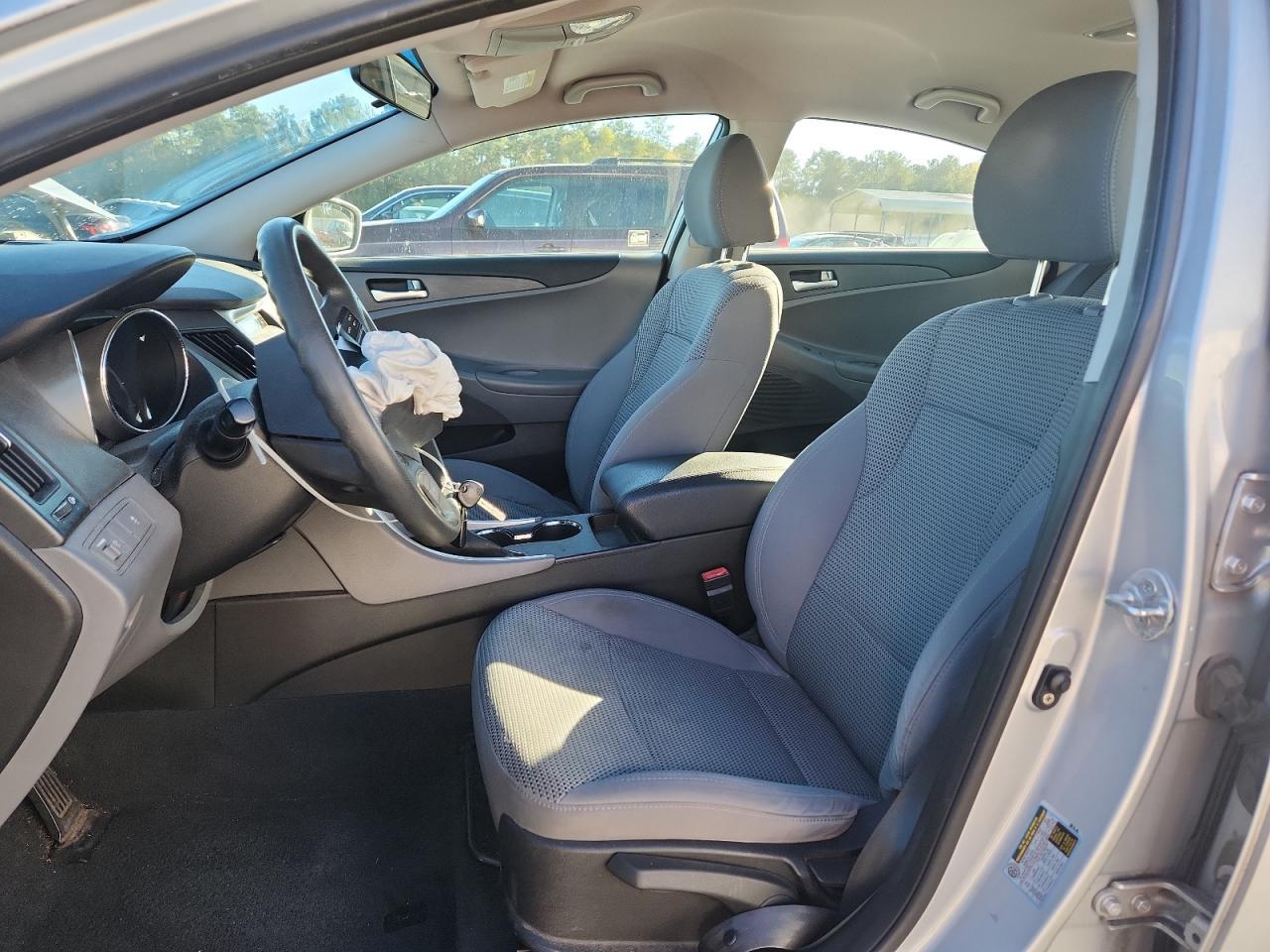 2011 HYUNDAI SONATA