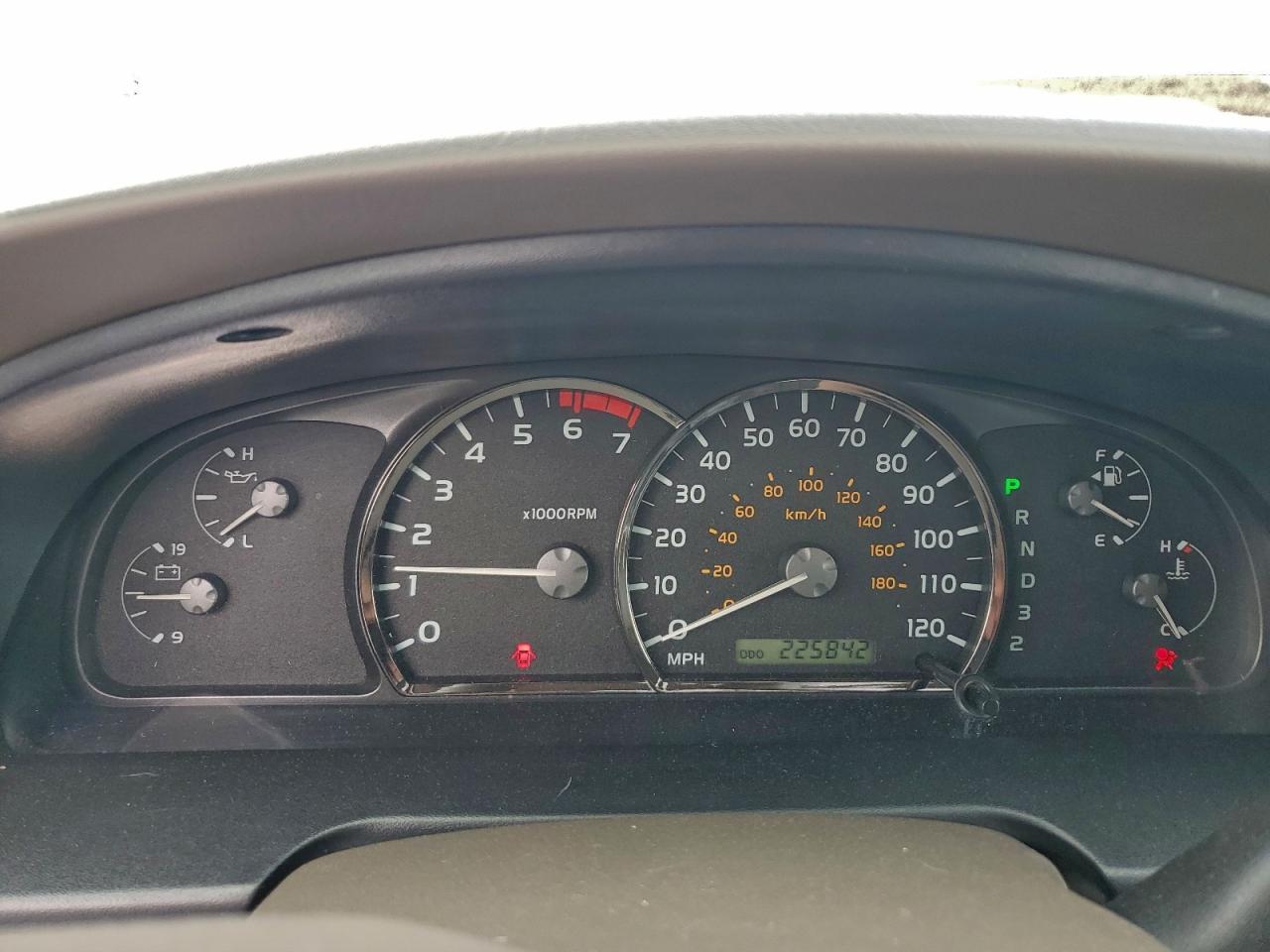 2005 TOYOTA Sequoia