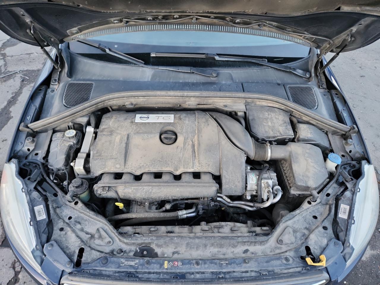 2014 VOLVO XC60
